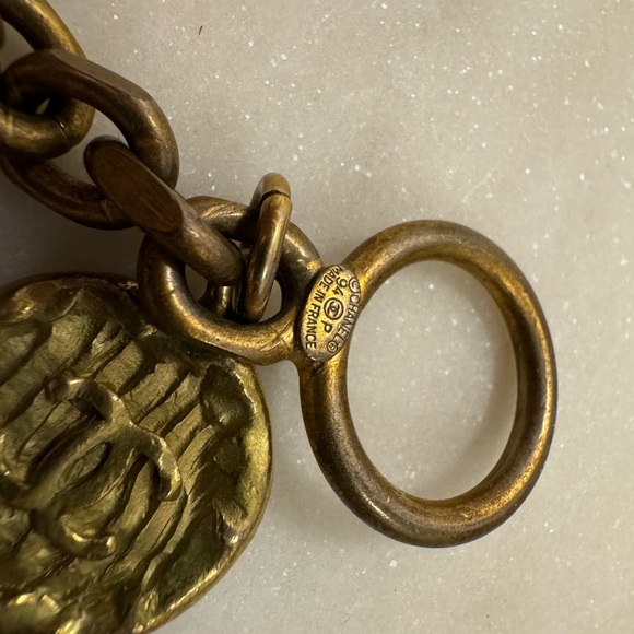CHANEL Spring/Summer ‘94P Runway Brushed Gold Charm Logo Bracelet - Picture 4 of 4